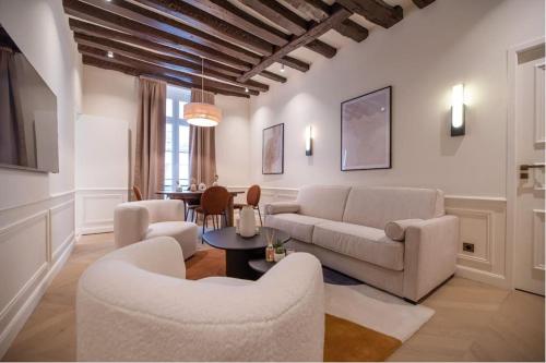 Luxury one bedroom flat near Le Louvre I, Paris