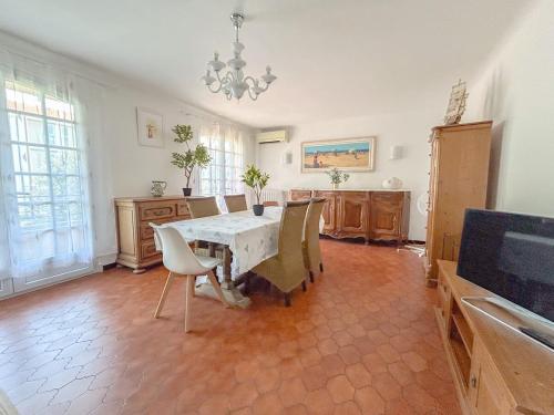 Facilities, Spacieux T3 avec terrasse a Frejus in Parc Residentiel de l'Esterel