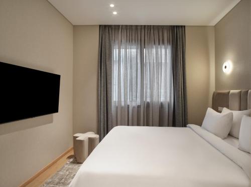 Budget Double Room room in Nur Outline Aparthotel