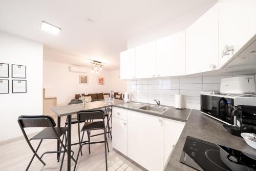 Tisza-lak Apartmanházak (Tisza-lak Apartmanhazak) in Abadszalok