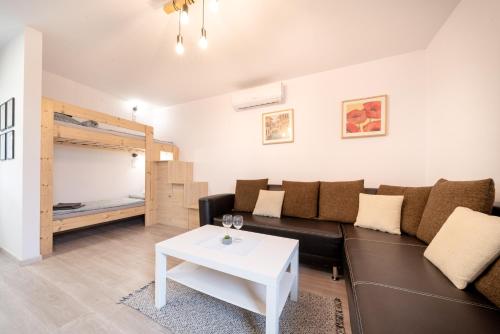 Tisza-lak Apartmanházak (Tisza-lak Apartmanhazak) in Abadszalok