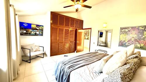 Luxurious 2 Bdrm- Ajijic - San Antonio - Walk to everything - Short Stay Welcome Luxurious 2 Bdrm- Ajijic - San Antonio - Walk to everything - Short Stay Welcome