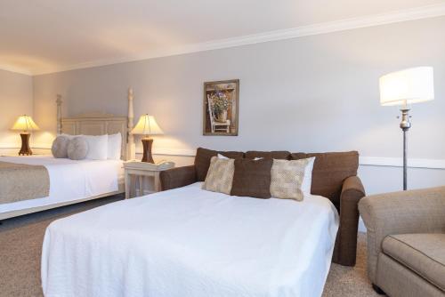 Selinsgrove Inn Room Type - Standard King Room