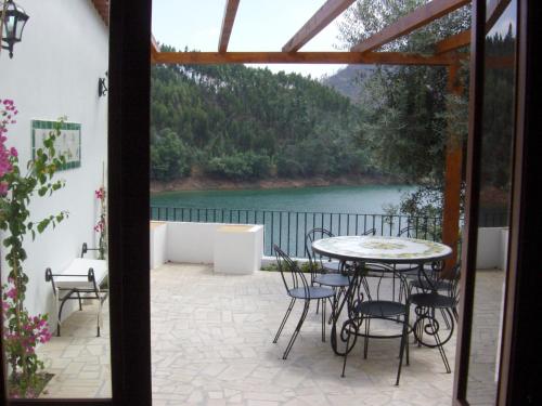  Riverside House in Dornes