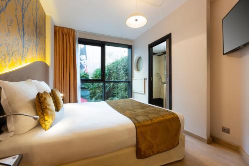 room detail thumbnail 1