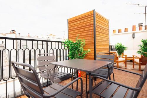 Stylish Triplex with Amazing Terrace near Louvre, Paříž (fotografie 3)