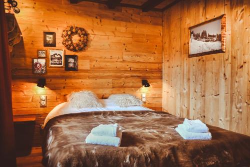 2 twin beds