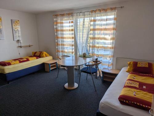 Ferienwohnungen und Monteurzimmer Heilbronn Domke in Obersulm, Deutschland