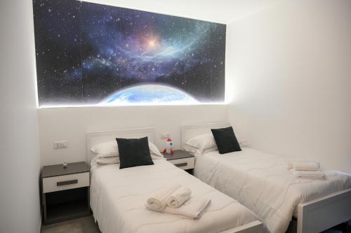 1 queen bed, 2 twin beds, 1 sofa bed