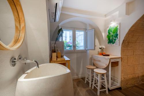 Vaulted Rooms in the heart of Bari