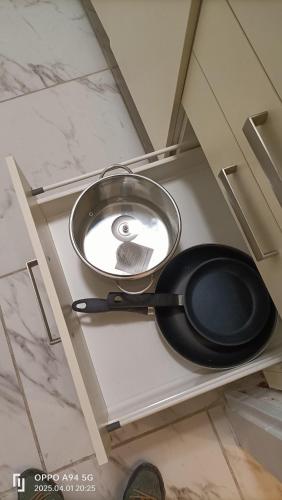 ห้องครัว, FMI174 Apartment in นอย-อิเซนบูร์ก