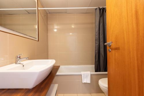 Two-Bedroom Apartment with Terrace image 10