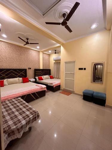Deluxe Quadruple Room room in TEMPLE TOWN HOMES assi ghat Varanasi
