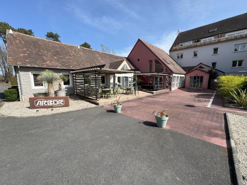 Hotel ARBOR - Les Hunaudieres - Le Mans Sud - Mulsanne Hotel de charme Golf des 24 Heures Le Mans