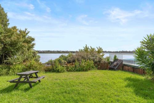 Poolside Lookout - Tauranga Holiday Home, Tauranga (foto 5)