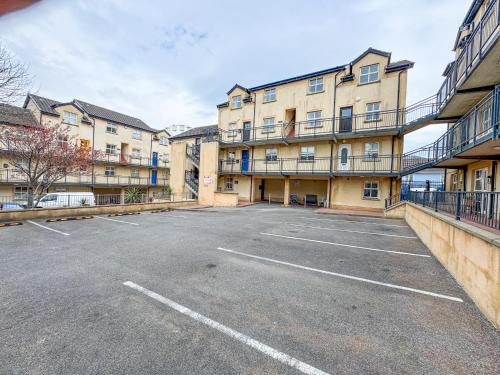 Exterior view, Luxury 2-Bedroom Apartment Overlooking the Beach with Private Balcony in Bundoran