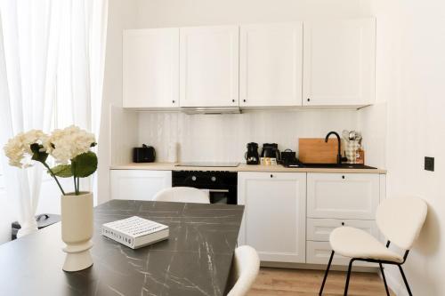 Fancy 3BR Duplex Near Nice Port & Old Town | By Airnest, Ницца (фото 6)