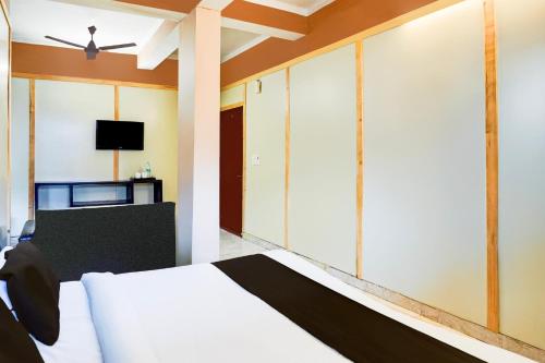 Standard Double Room image 10
