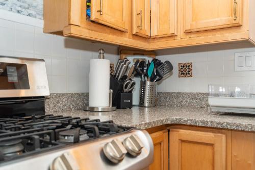 65 - 5BR Randolph - Elegant Haven near Dog Park detail