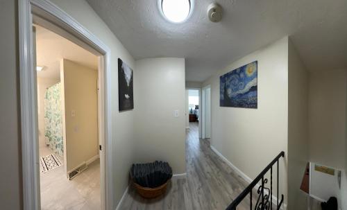 65 - 5BR Randolph - Elegant Haven near Dog Park in Randolph