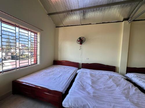 Bunk Bed in Mixed Dormitory Room image 10