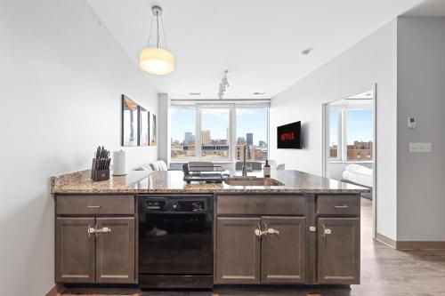 Luxury Downtown Cleveland Condo l 2 TV's l Parking, Cleveland (photo 9)