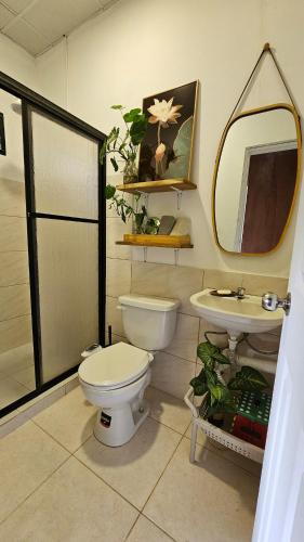 Cozy Apartment 5min from Downtown