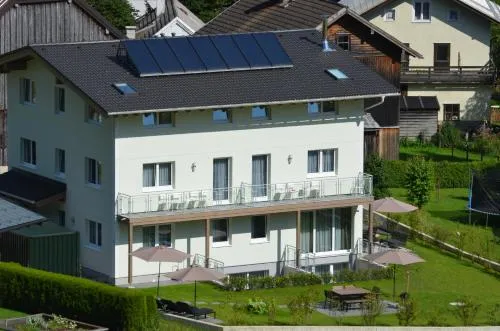 Apartment Haus Van der Leij in Russbach am Pass Gschütt, Österreich