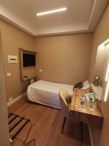Hotel Fiori - image 9