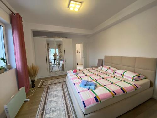Bright & Cozy Room with Balcony, Çorovodë (photo 10)