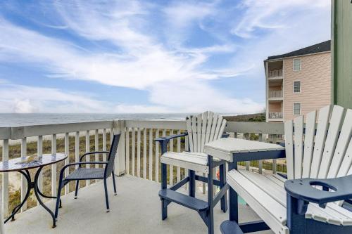 Walk to Beach: Sunny Seaside Condo w/ View!