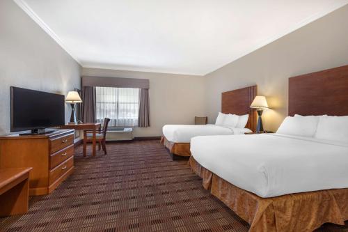 Best Western Clubhouse Inn & Suites in Mineral Wells, USA