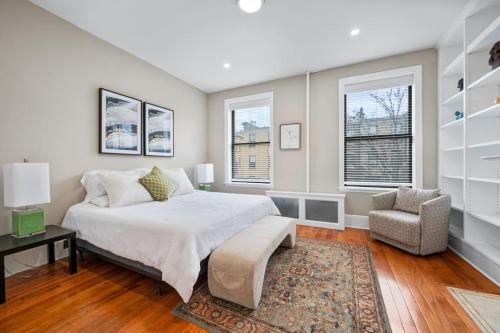 Luxury Townhouse in NYC - image 3