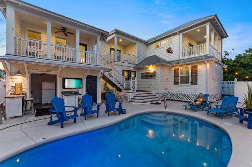 Lighthouse Legends FREE Golf Cart Pool Heat Deals