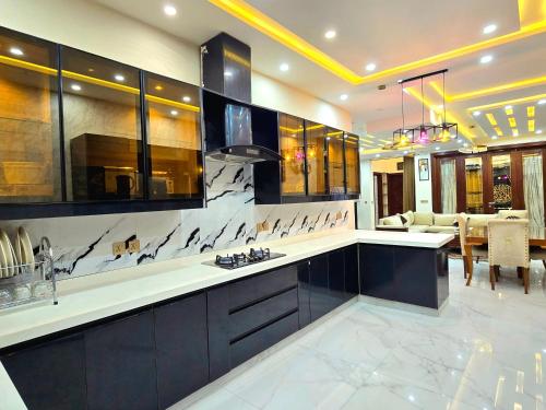 The Radiant Residence Phase 3 Bahria Town - image 4