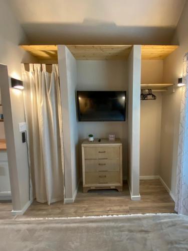 Charming Cabin in the Heart of the TX Hill Country