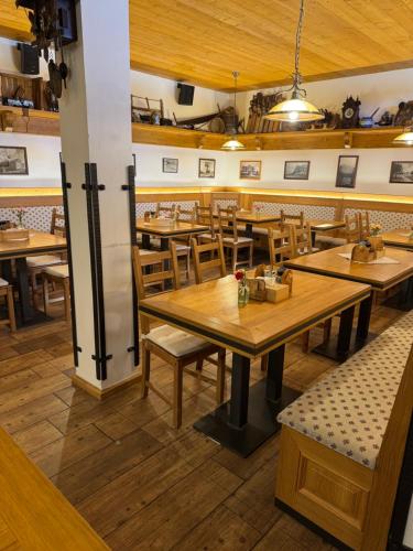 Hotel Vydrovy boudy, Pec pod Sněžkou (Hotel Vydrovy boudy, Pec pod Snezkou) in เพค พอด สเนซคู