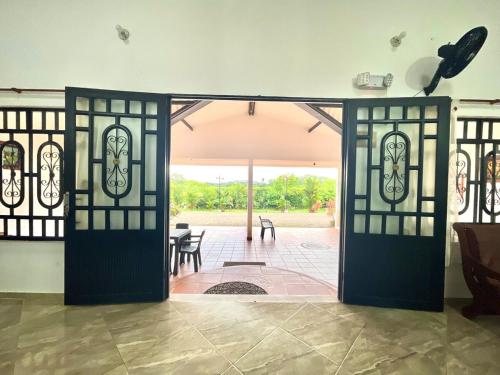 El Rancho de Willy Piscina juegos y BBQ