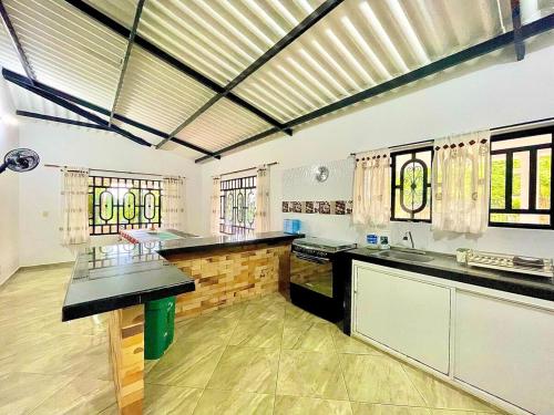 El Rancho de Willy Piscina juegos y BBQ