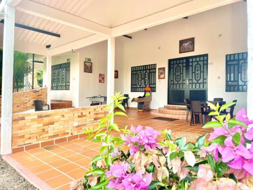 El Rancho de Willy Piscina juegos y BBQ