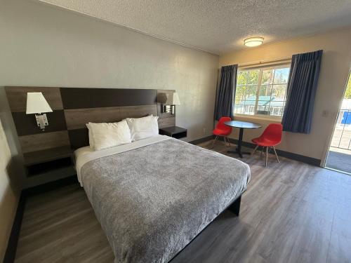 Pine Needles Inn