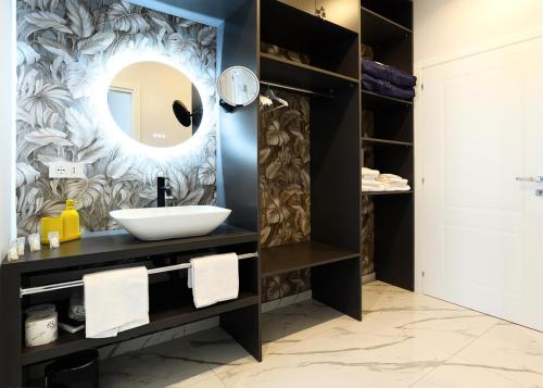 Tema Suites - Dimore Partenopee Room Type - One-Bedroom Deluxe Apartment