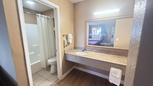 Valley Inn - image 6