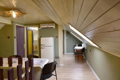 Létesítmények, Tornácos Vendégház Kőröshegy (Tornacos Vendeghaz Koroshegy) in Kőröshegy