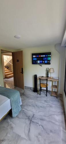 Deluxe Double Room with Balcony image 10