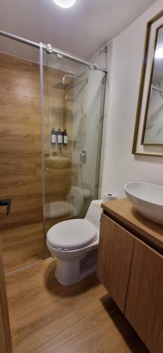 Deluxe Quadruple Room image 10