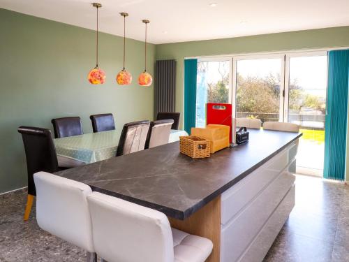 A szálláshely kívülről, Afallon in Llannerch-y-Medd