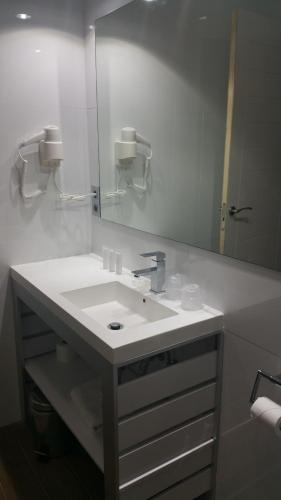 Hotel Art Santander - image 10