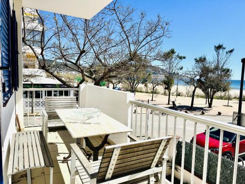 3359 - JOC D ESTIU 1-5 EN 1ª LINEA DE LA PLAYA MÁS ESPACIOSA DE ROSES, VISTA MAR., TERRAZA. - ES-258-73, Roses