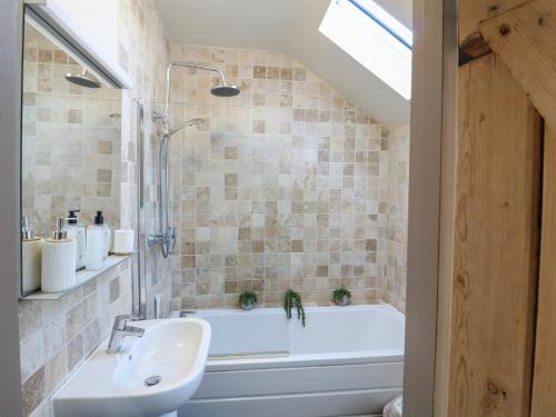 Coupling Cottage - image 6